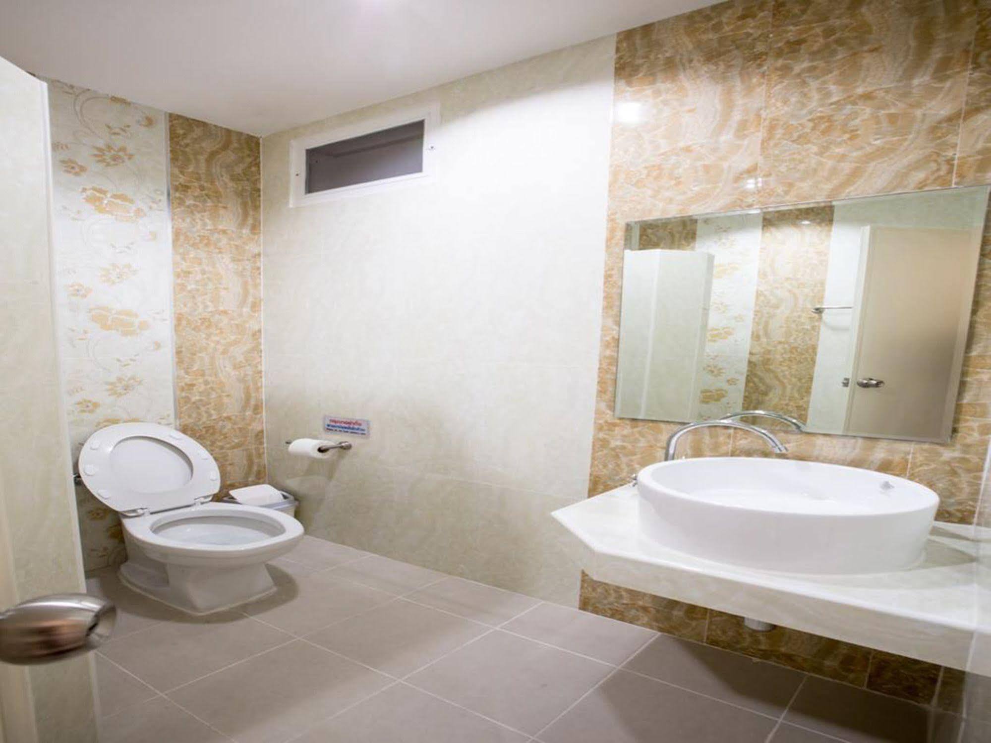 P.A. Thani Hotel Nakhon Sawan Zewnętrze zdjęcie