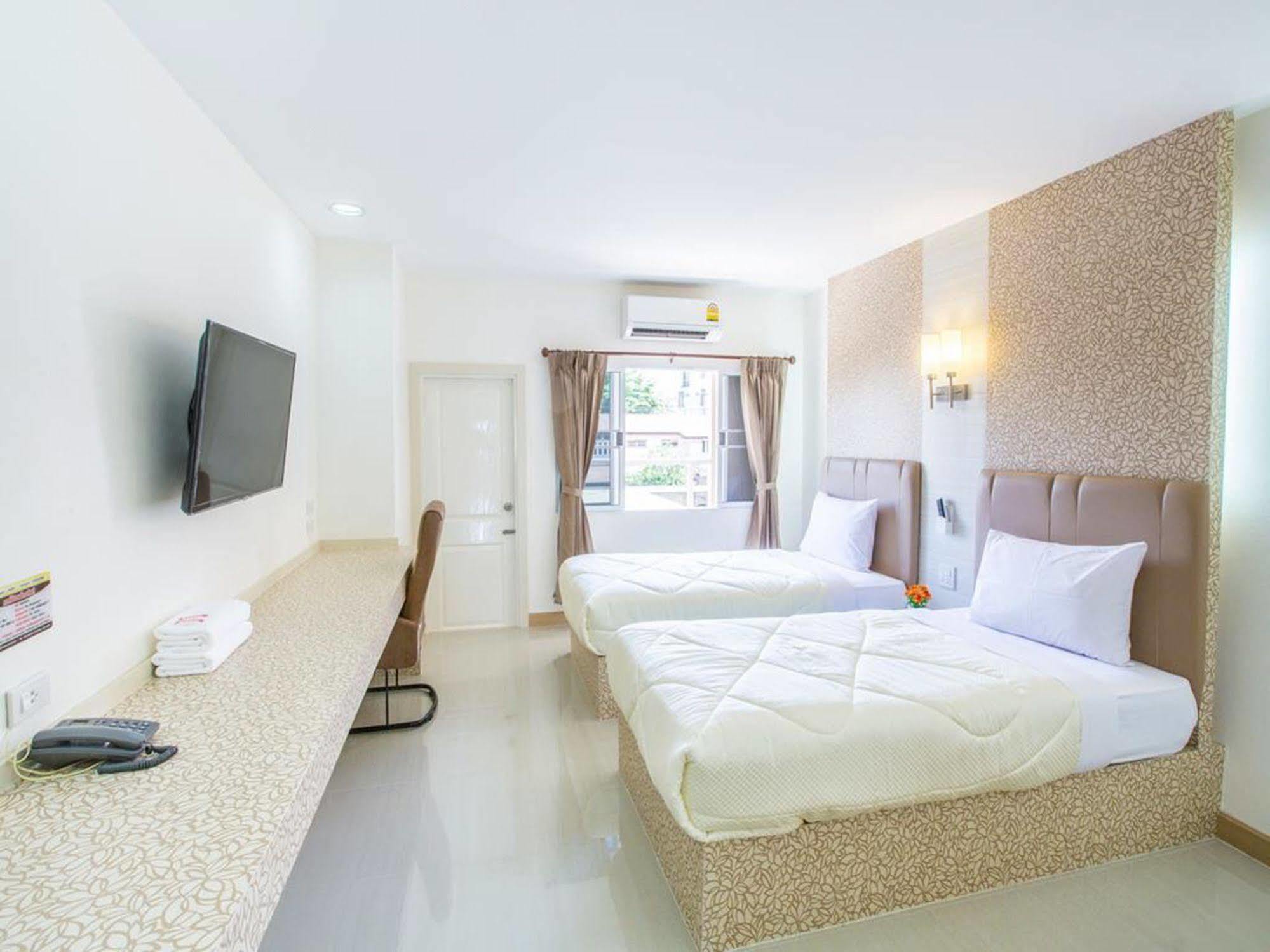 P.A. Thani Hotel Nakhon Sawan Zewnętrze zdjęcie